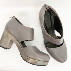 Coclio Sombre Leather Platform Block Heels Cutout Clogs